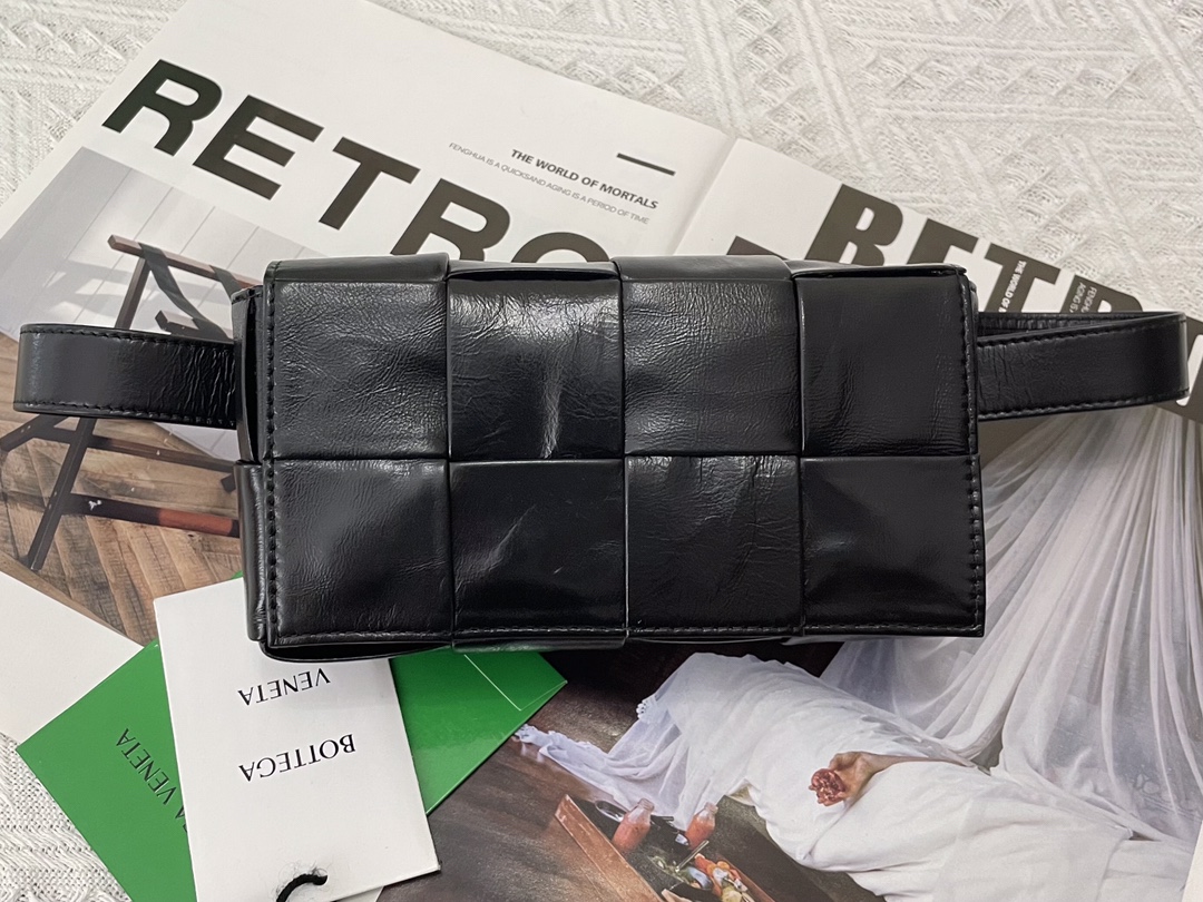 Mini Cassette Intreccio Leather Belt Bag Black